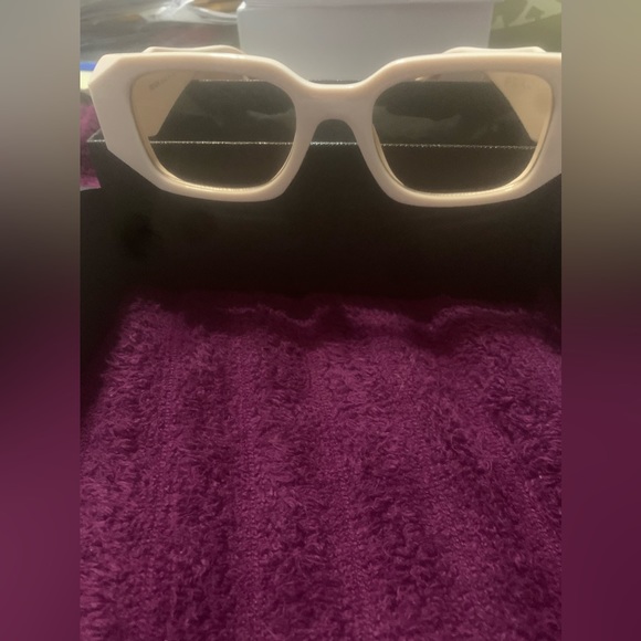 Brand new womens prada - Picture 5 of 6